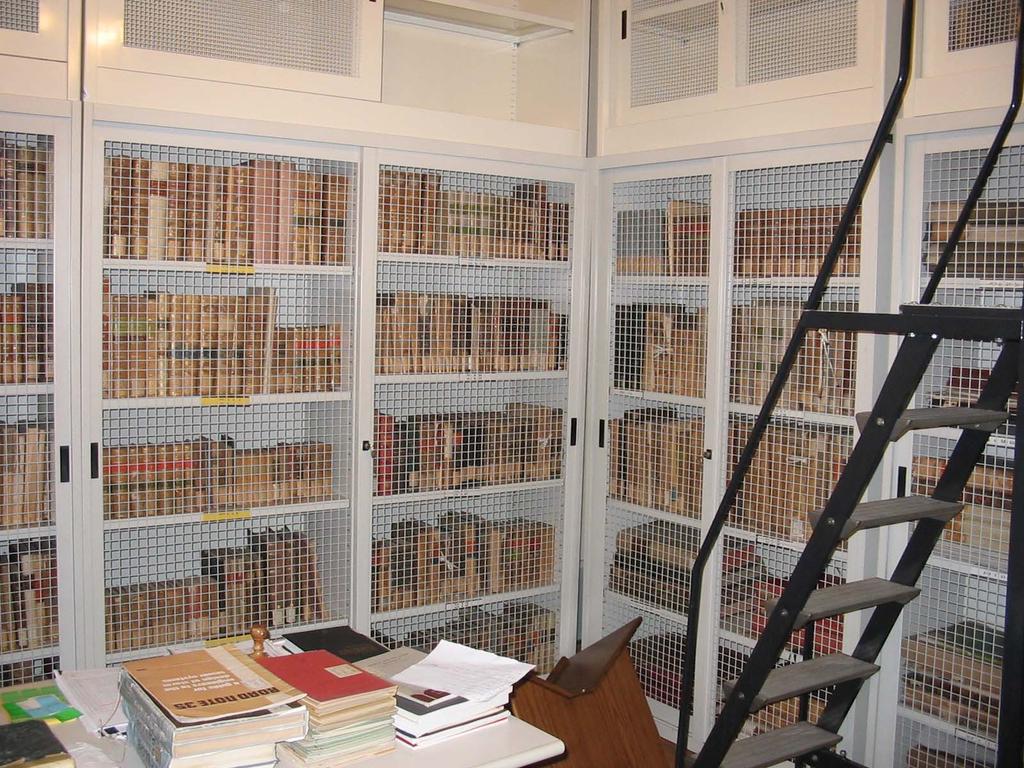Sala Ghetti Saletta Materiale antico: 757 volumi Postazioni PC Sala accoglienza Sala lettura Documenti