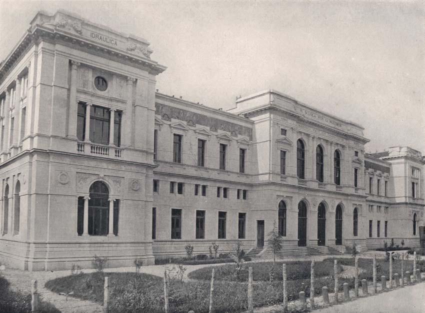 La Biblioteca Centrale di Ingegneria Ha sede nell'edificio progettato da Daniele Donghi nel 1910, nell area compresa tra le vie Marzolo e Loredan, come sede della Scuola per Ingegneri di Padova.