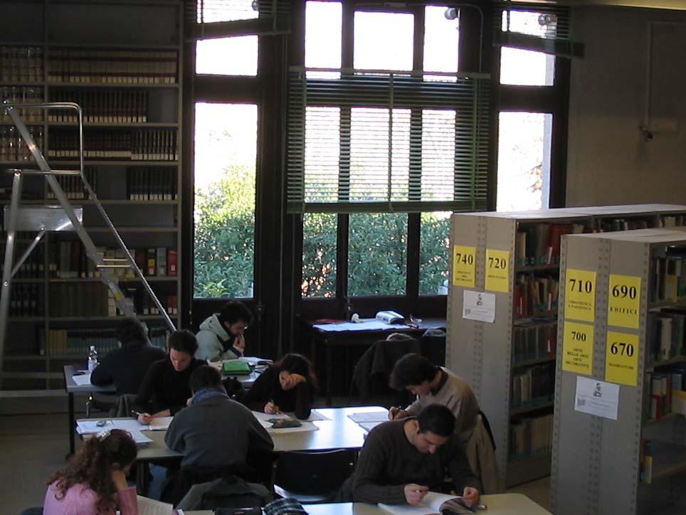 Sala Ghetti Sala Ghetti : consultazione a scaffale aperto 3 postazioni informatiche 70 posti Postazioni PC Sala accoglienza