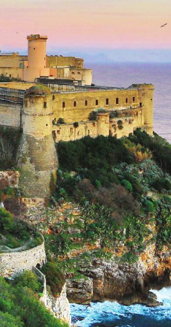 Gaeta è una città densa di storia, arte e cultura di cui rimane testimonianza nei suoi antichi quartieri, nei Palazzi, nelle Chiese, nella