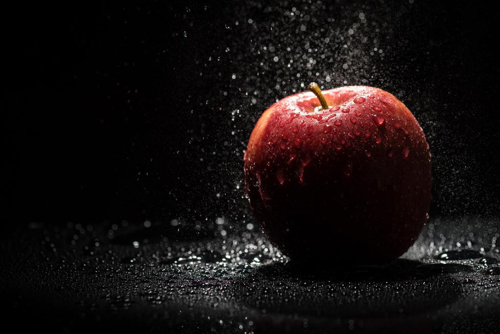 CASE STUDY Milioni di persone hanno visto la caduta della mela, ma