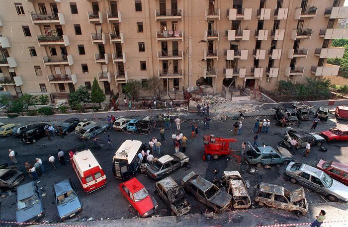 Via D Amelio, teatro della strage che uccise Paolo Borsellino e i poliziotti della sua scorta: Agostino Catalano, Emanuela Loi, Vincenzo Li Muli, Walter Eddie Cosina e Claudio Traina Che sarebbe