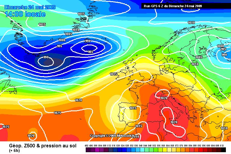 Figura Situazione sinottica del giorno maggio 9 descritta dalla mappa di previsione del geopotenziale a 5hPa elaborate dal modello GFS. (Fonte: Meteociel www.meteociel.fr) 1.