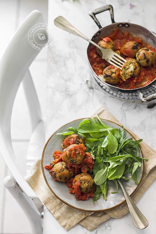 POLPETTE DI MELANZANE FILANTI AL FORNO CON SUGO DI POMODORO ingredienti per 4