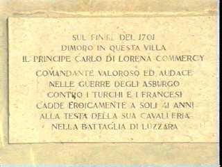 Per alti comandi degli eserciti imperiali, Francesi e Spagnoli si avvicendarono dal 1701 al 1704 nelle case padronali di Povegliano.