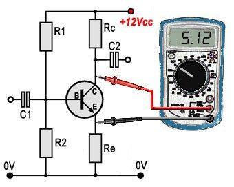 figura 8 Non sempre tuttavia le misure devono essere riferite alla massa del circuito; potremmo, per esempio, voler misurare la tensione V CE del transistore, ovvero conoscere la differenza fra la