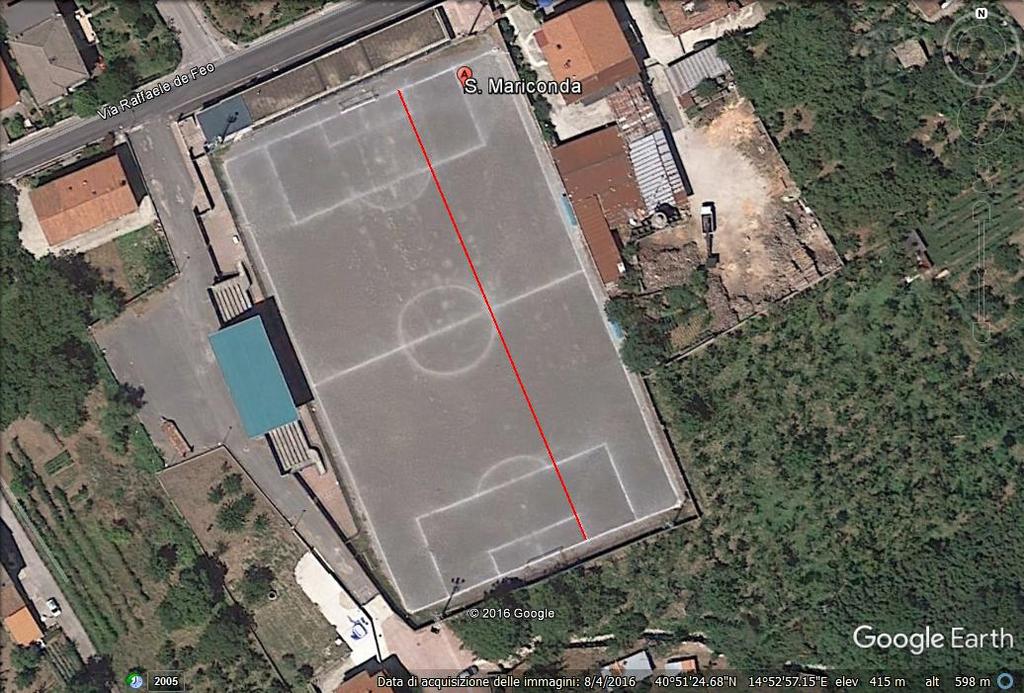 2) Stato Attuale Allo stato attuale il campo da calcio, è costituito da un vecchio fondo in pozzolana delle dimensioni approssimative di 108m X 65m (distanza tra due recinzioni opposte) con campo per