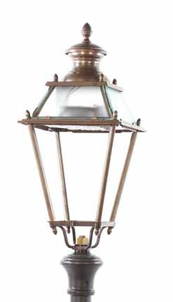 Le saldature dei montanti e del portello sono a lega d argento, questo consente il rapido accesso al vano lampada, permettendo sia la sostituzione della stessa che la pulizia dei vetri.