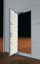 La porta pedonale integrata viene realizzata con anta DIN-sinistra o DIN-destra, con apertura verso l esterno, e si chiude automaticamente.
