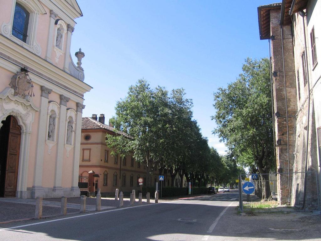 8. SAGRATO CHIESA Area di proprietà ecclesiastica, di