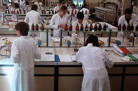 aziende sanitarie pubbliche e private, industrie