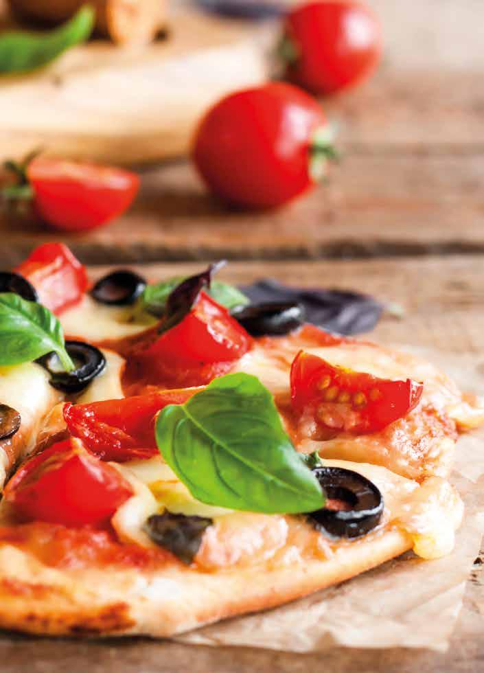 Pizze Protagonista della tavola giovane e regina indiscussa dei pasti veloci, la pizza è la specialità italiana più amata e più imitata in tutto