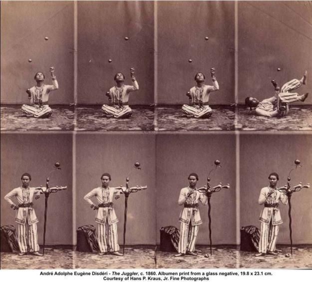 22 novembre 1854: Carte de visite: 4/8 foto identiche o consequenziali; Costa un quinto di un foto-ritratto di Nadar; 2500 fotografie al giorno;