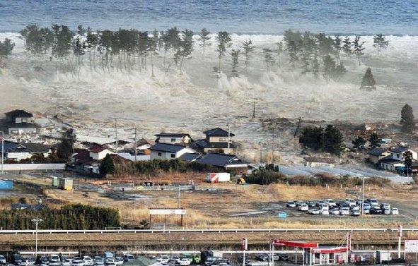 (6m), esplosioni in reattori 1-4 Acqua di mare usata in ritardo Tentativo di salvare gli investimenti Fusione parziale