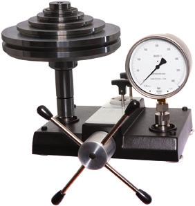 Uno schema di utilizzo sulla base dello strumento per la generazione di pressione facilita un funzionamento rapido e semplice.