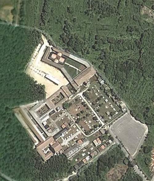 CIMITERIALI Veduta aerea dell area cimiteriale di Serra