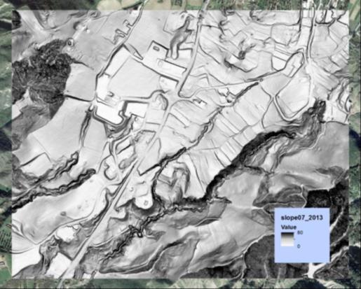 Fase 2: Elaborazione delle ortofoto Acclività: confronto tra ortofoto Spostamenti verticali: carta delle differenze di quota Carta dell'acclività ricavata da DTM_07-2013 Carta dell'acclività ricavata