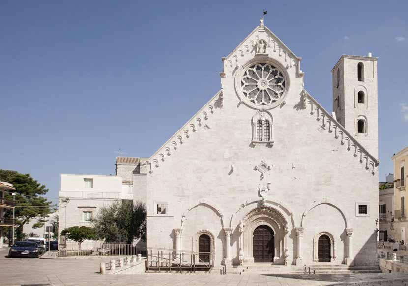 Concattedrale di Santa Maria Assunta Ruvo di Puglia (Bari) - 1977 1982 La Concattedrale di Ruvo di Puglia costituisce uno dei più interessanti esempi di architettura romanica pugliese, nel centro