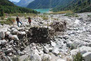 come ad esempio la formazione di laghi effimeri o serbatoi di acqua di