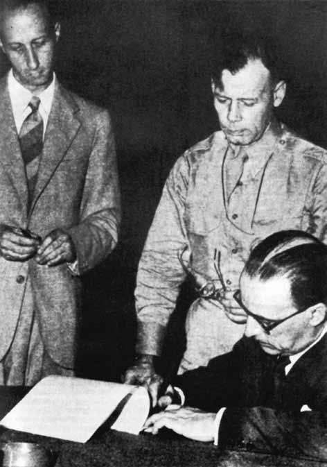 L armistizio fra l Italia e gli Alleati non venne firmato a Cassibile di Zanussi. Riunione senza Ike e discussioni varie.