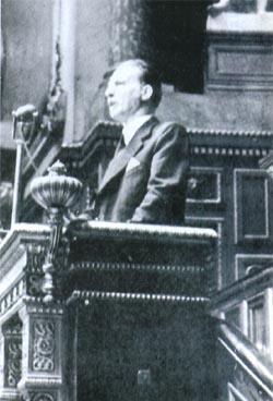 Discorso di Alcide De Gasperi, 10 agosto 1946 sento la responsabilità e il diritto di parlare anche come democratico antifascista, come rappresentante della nuova