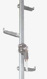 Scala RHF030 Il binario di sicurezza in alluminio Securail Verticale è dotato di gradini in acciaio inox ripiegabili di 90 per un minor