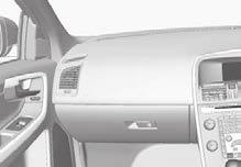 ATTENZIONE Si raccomanda di rivolgersi a un riparatore autorizzato Volvo per la riparazione. Interventi errati nel sistema airbag possono causare anomalie e gravi lesioni personali.