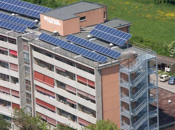 tetti a falda. Cosa dice il Decreto Moduli fotovoltaici installati su tetti a falda.