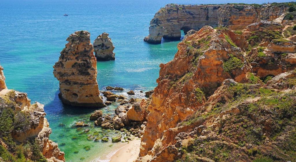 21 Costa nell Algarve (Portogallo).