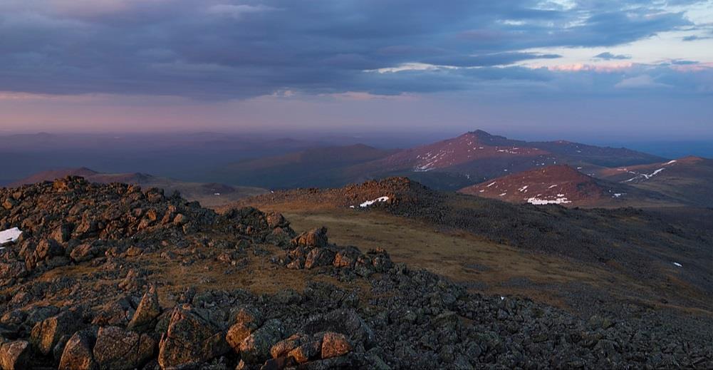 32 Una veduta sui Monti Urali (Russia).