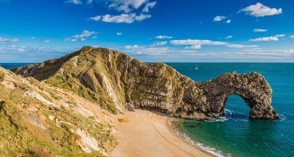 8 La Durdle Door, sempre nel Dorset (Inghilterra).