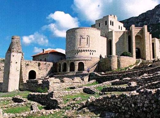 7 giorno / Tirana Scutari Kruja Tirana (la Fortezza di Rosafa) (circa 210 km) Dopo la prima colazione partenza verso nord per Scutari, una delle città più antiche d Europa.