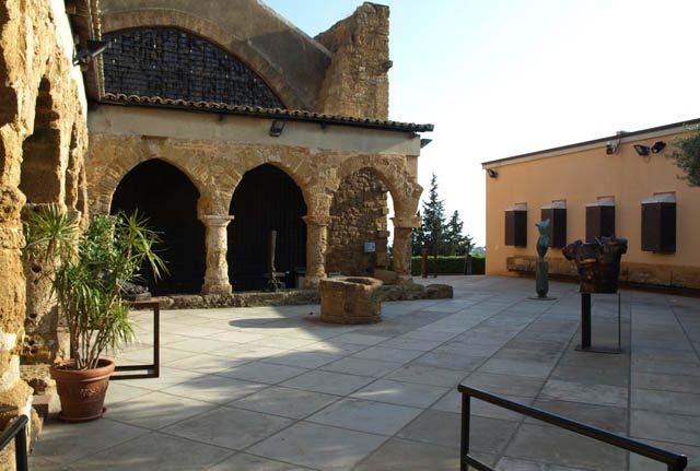 MUSEO ARCHEOLOGICO REGIONALE PIETRO GRIFFO Il Museo archeologico regionale "Pietro Griffo" di Agrigento raccoglie le collezioni di materiali archeologici statali, civiche e diocesane, e costituisce