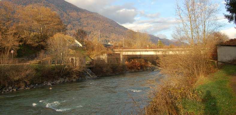 Sezione idrometrica di Malè fiume Noce 40,00 Fiume Noce a Malè PORTATA MEDIA GIORNALIERA TRANSITATA ANNI 1989-2007 35,00 min '89-'06 media '89-'06 2005 30,00 2007 25,00 20,00 15,00 10,00 Portata