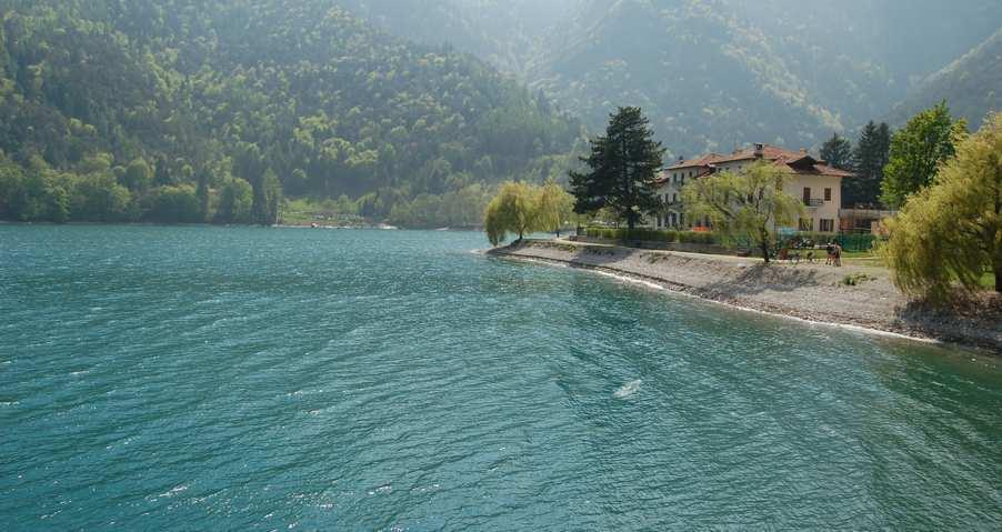 Lago di Ledro gestione idroelettrica 8 45 Lago di Ledro - gestione idroelettrica VOLUMI INVASATI ANNI 1996-2007 40 35 30 25 20 min '96-'06 media '96-'06 max '96-'06 2003 2005 2006 2007 Volume