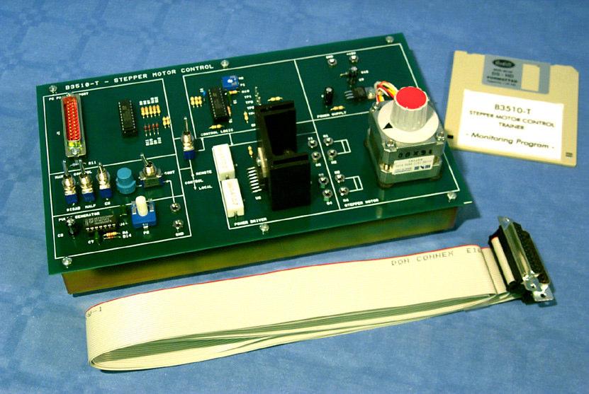 Completo di morsettiera didattica, manuali ed esercitazioni guidate, certificazione a norme EN 600. OPZIONE: MOTORE C.A.