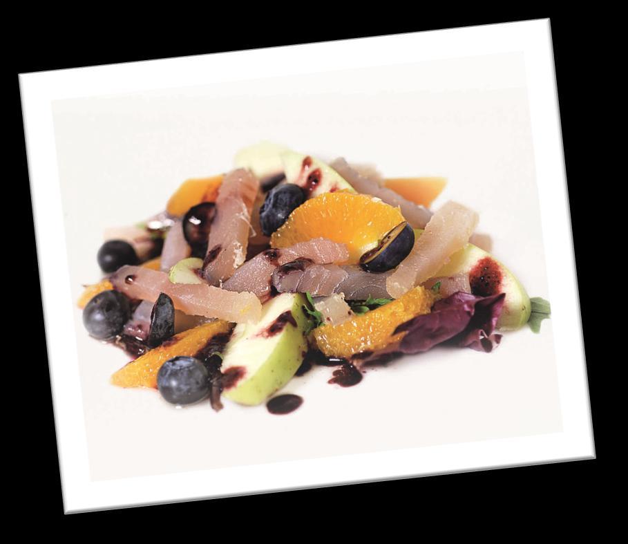 Insalata di spada e frutta Prodotti Freschi di cucina utilizzati: Pesce Spada in trancio Pelare e