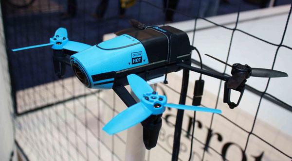 Presentato lo scorso novembre, il Parrot Bebop Drone è un potente quadricottero con telecamera integrata, pensato per un utilizzo amatoriale.