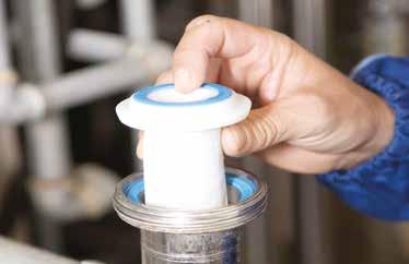 Grazie ai filtri, il latte appena munto viene separato da eventuali particelle solide, mantenendone così inalterata la qualità e proteggendo allo stesso tempo gli impianti di mungitura e di