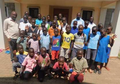 19 Novembre Alcuni dei nostri bambini e dello staff hanno partecipato alla Giornata Mondiale dell igiene celebrata nella Contea di Migori che si è svolta presso il Centro risorse di Alendo a Karungu.
