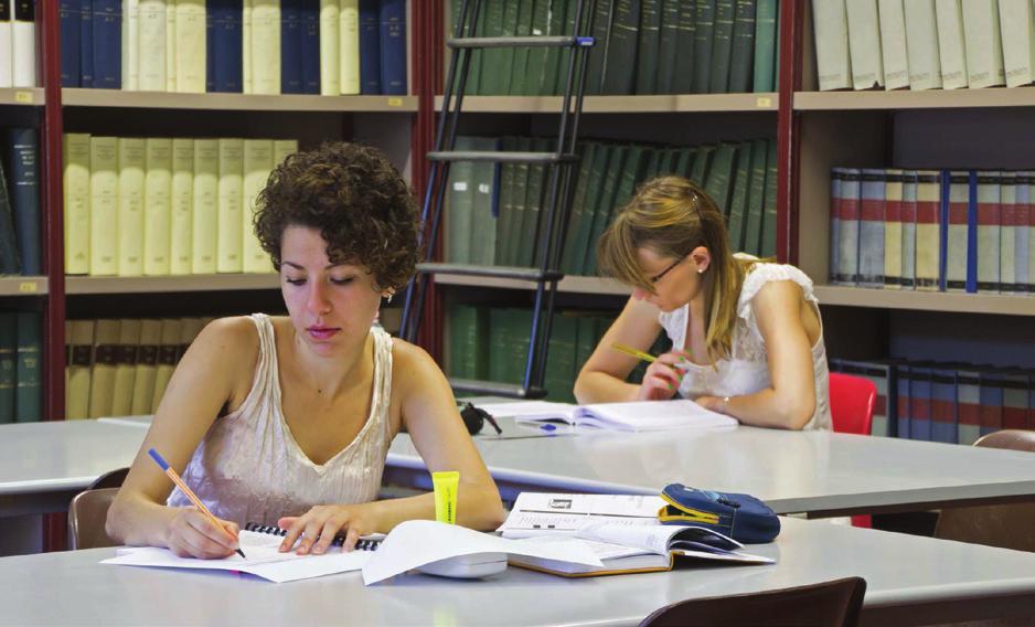 IL CORSO IN BREVE Il Corso di Laurea magistrale in Giurisprudenza si articola in un percorso di cinque anni, per un totale di trecento crediti e trentadue esami.