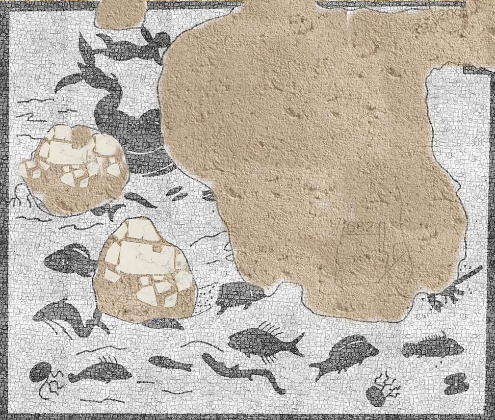 Tra i resti venne ritrovato un magnifico mosaico pavimentale nell ambiente del frigidarium raffigurante scene marine con pesci, molluschi, onde e un erote che siede sulla coda di un pistrice.