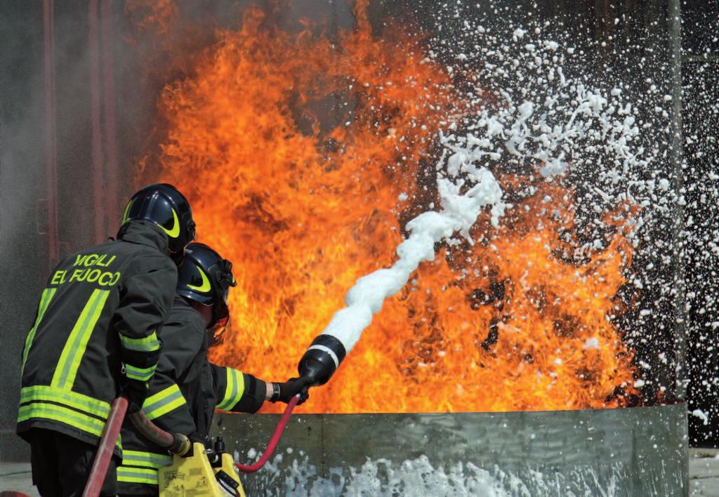 PREVENZIONE INCENDI La Soeà predspone nnumerevol proge fnalzza all'oenmeno del parere prevenvo de Vgl del fuoo e del suessvo Cerfao d Prevenzone Inend oupandos anhe d: Verfa e/o drezone de lavor n