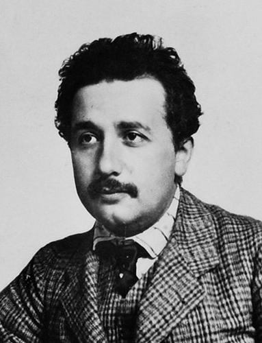 Nella teoria formulata da Albert Einstein (1905), si assume che la radiazione elettromagnetica consista di quanti di luce, o fotoni, di energia E=hν dove h è la costante di Planck.