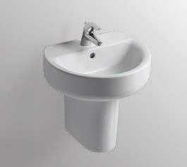 4 IDS SANITARI CONNECT DESCRIZIONE 0492675 Lavabo con foro centrale aperto 55 x 45,5 bianco E714701 335,000 0492674 50 x 42 bianco E714601 318,000 0492666 Colonna bianco E711201 279,000 0492667