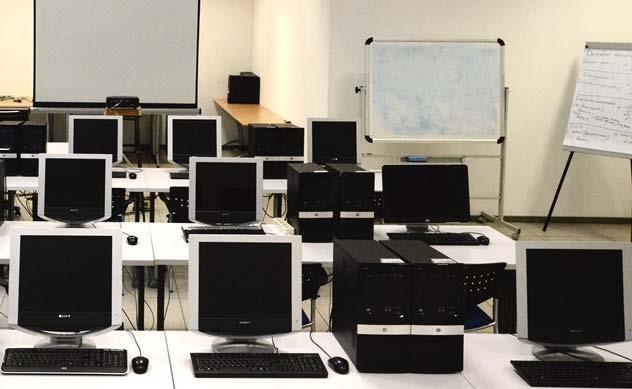 AULA INFORMATICA osti: 12 + 1 (Docente) Dotazioni: n 13 sedie, n