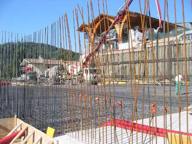 fuori opera mediante casseratura e getto di conci, successivamente trasportati e posati in cantiere.