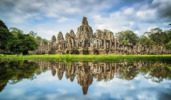 Siem Reap, nonostante sia nata appositamente per ospitare il turismo sempre crescente dedicato ai templi di Angkor, appare come una viva e ridente cittadina di