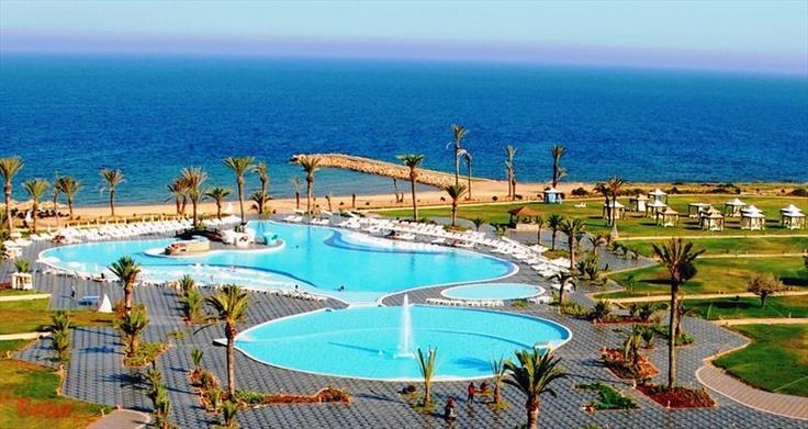 NOAH S ARK 5* - Bafra Il Noah's Ark Deluxe Hotel & Spa si trova a Iskele, Bafra. La distanza dal centro di Famagusta è 42 km. La distanza dall'aeroporto di Ercan e dal centro di Kyrenia è 65 km.