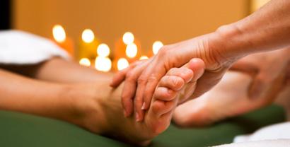90,00 - Candle Massage L uso del burro vegetale caldo e sciolto sulla pelle dona un effetto rilassante per il corpo e la